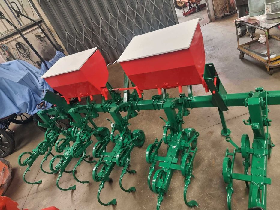 Sachador com adubador de milho / outras culturas - Usado