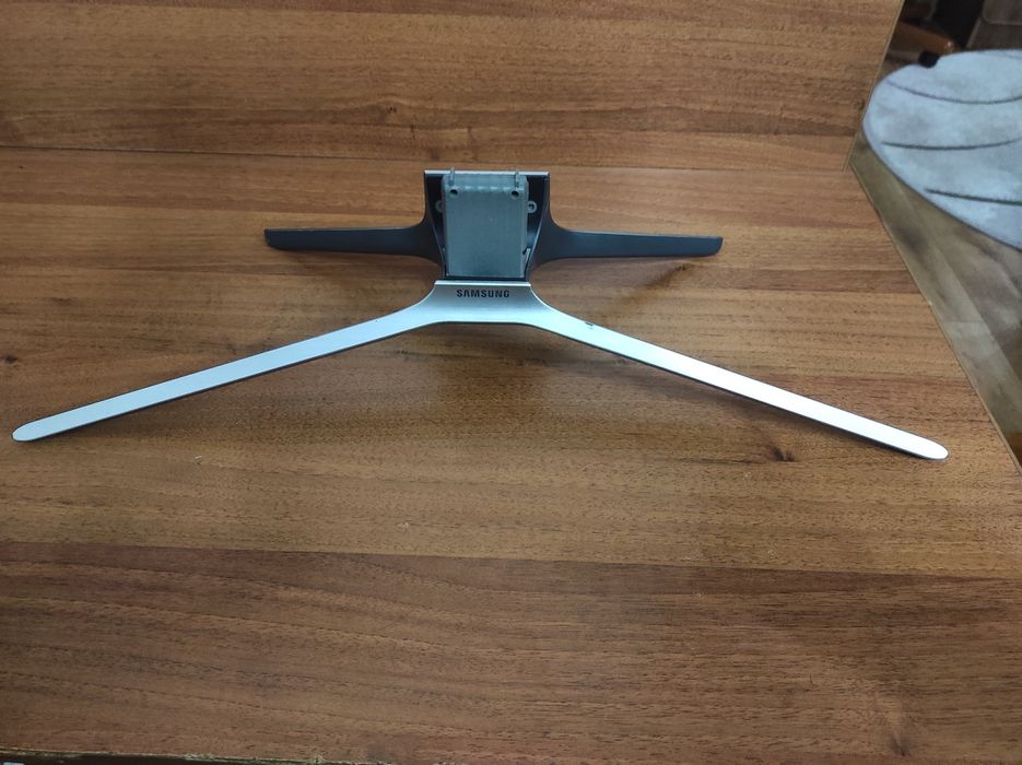 Ніжки до телевізора