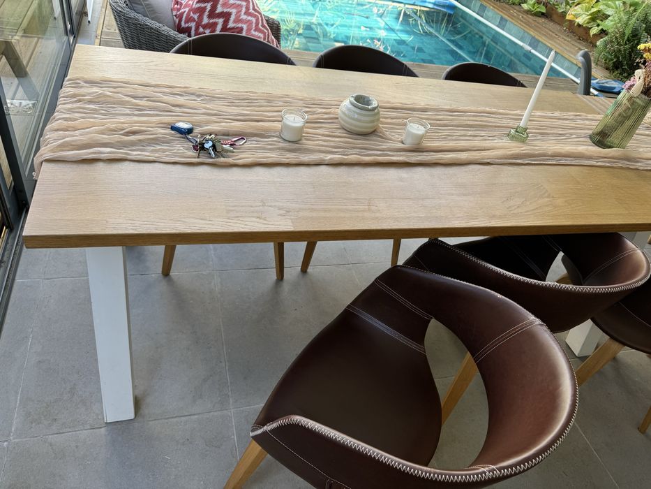 Mesa com cadeiras