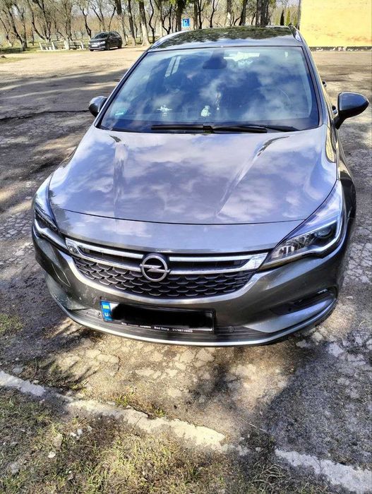 Продам Opel Astra в идеальном состоянии 2017г 1.6дизель Власкник