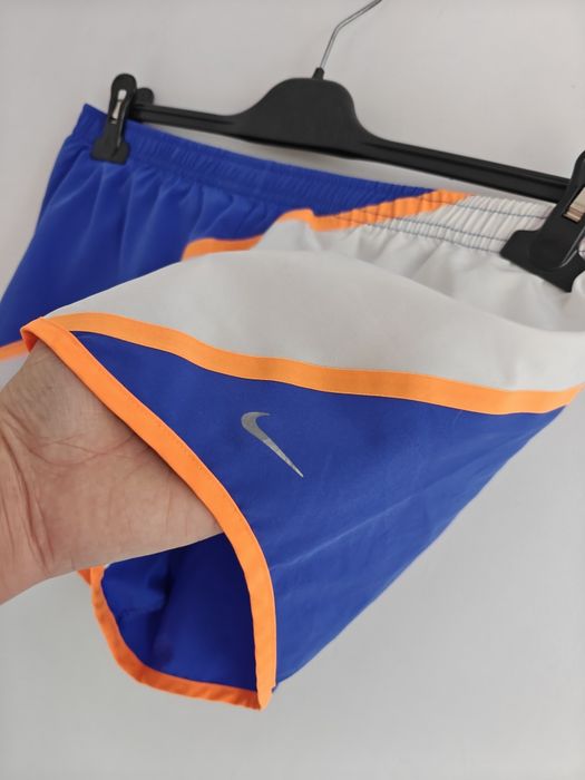 Nike krótkie spodenki sportowe damskie M