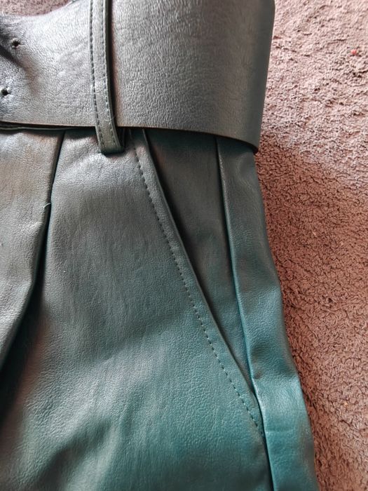 Шорти з еко-шкіри