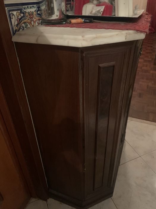 Sapateira peque com tampo de pedra larmore branco