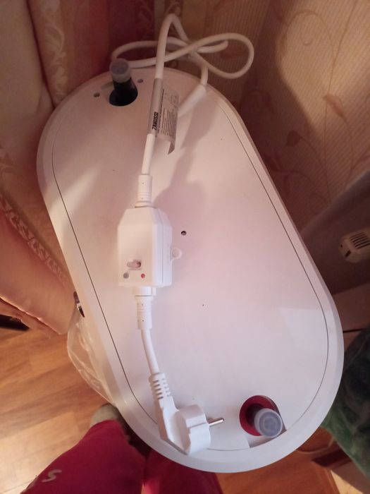 Бойлер плоский электронагреватель 50 л Zanussi ZWH / S 50 Smalto DL