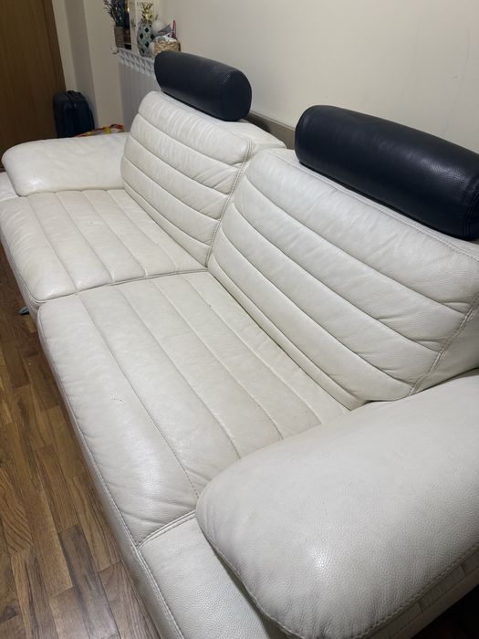 Sofa em pele com 2,5 m