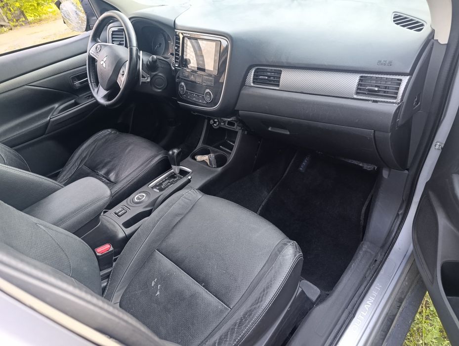 MITSUBISHI Outlander Після ДТП