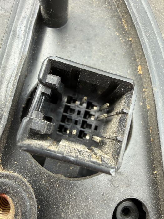 Зеркало левое Kia Carens