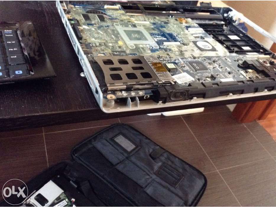 HP Pavilion DV5000 laptop for parts, missing hard drive; rest complete and functional64172199239810123