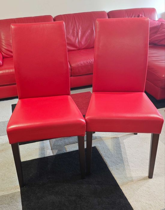 Sofá Chaise Longue (direta) em PELE Natural - Vermelho - 3m + Duas cadeiras de Madeira revistidas em PELE Natural
