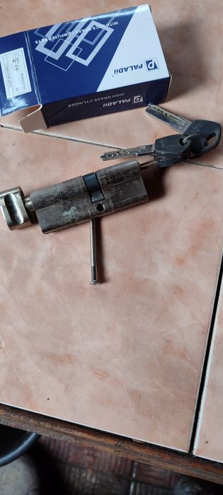 Продам секрет до замка.