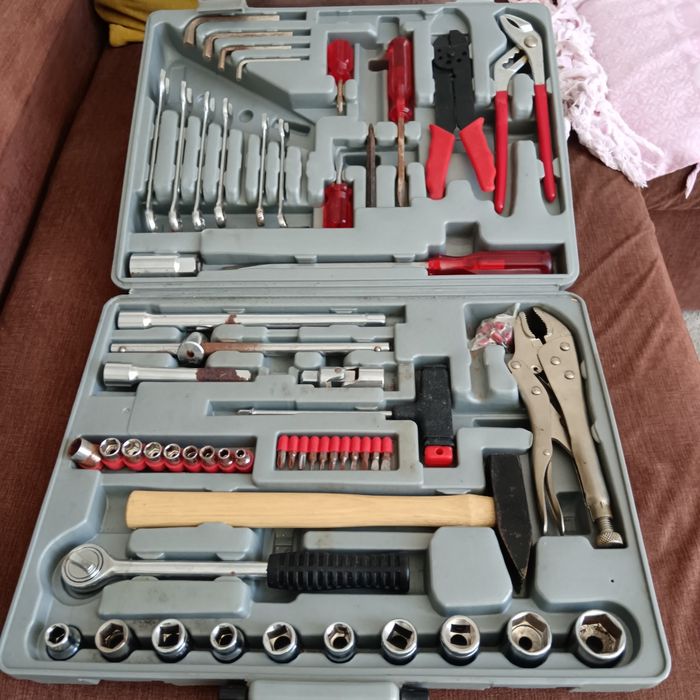 Ferramentas e peças para trabalhar