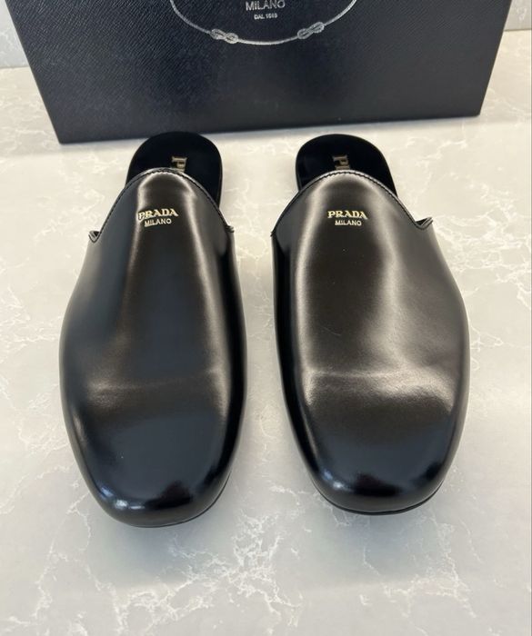Mules, sapatos Prada