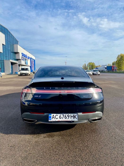 Автомобіль Lincoln MKZ 2016 року