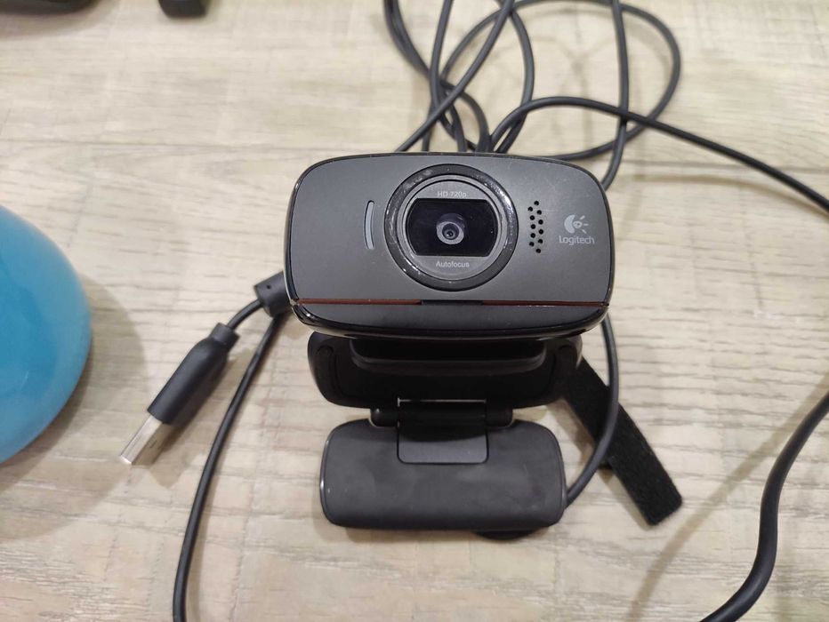 Teclado, ratos, webcam, leitor cartões, phones, USB hub, speaker64284588967298123