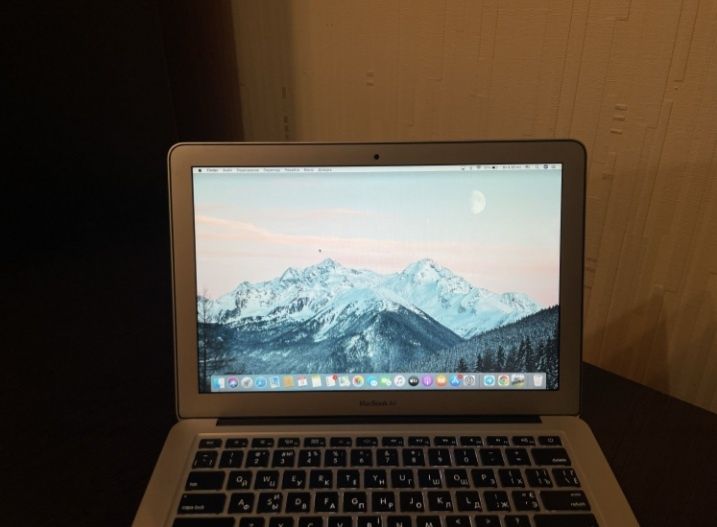 Продам apple macbook air 2013