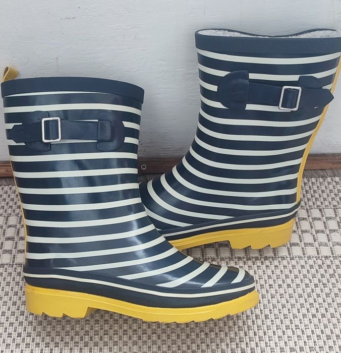 Чоботи гумові 37 р. для гарно настрою в дощову погоду
