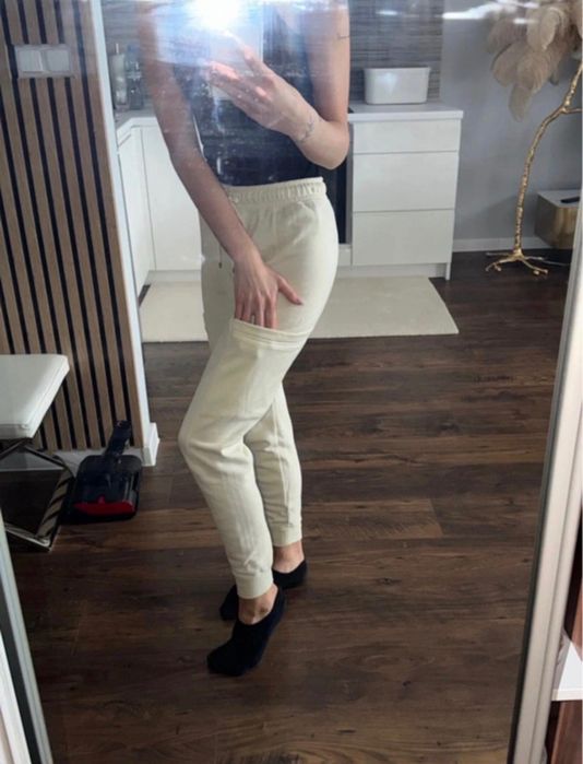 Spodnie dresowe Nike Air damskie