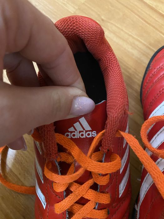 Червоні шкіряні яскраві бутси сороканіжки копачки Adidas 30,5 розмір