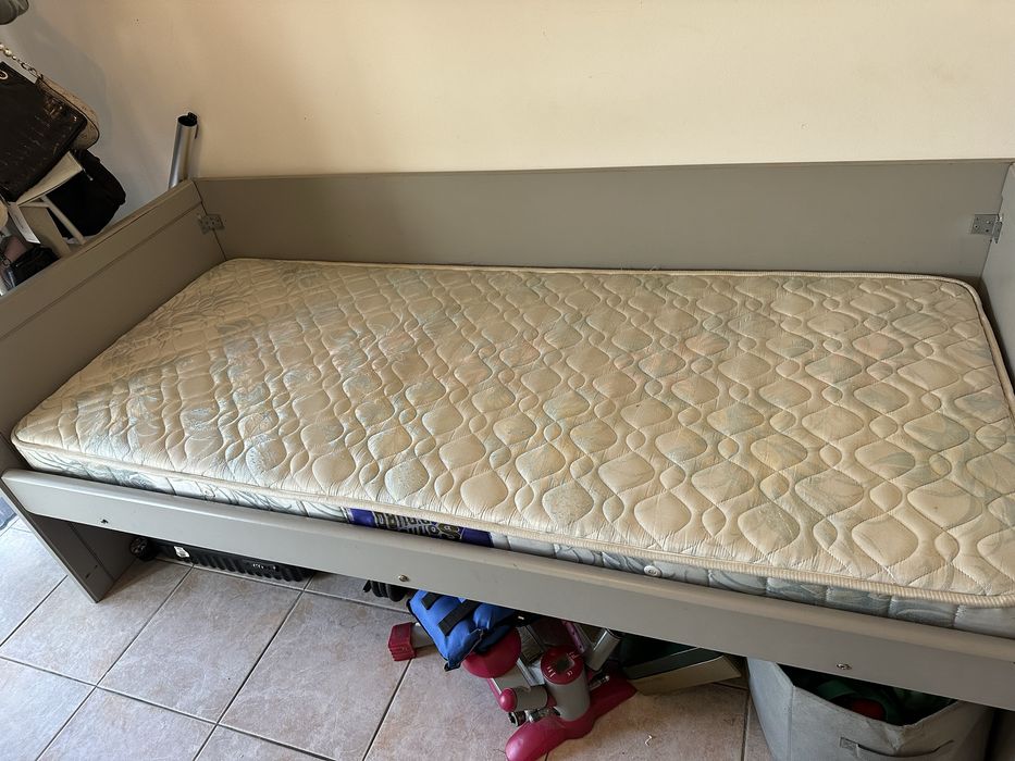 Cama de solteiro com colchao