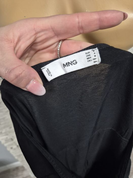 Sukienka codzienna Dafne maxi czarna z viskozą Mango rozmiar M