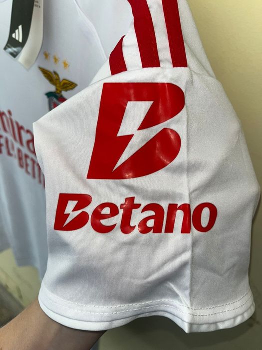 Camisola do Benfica branca