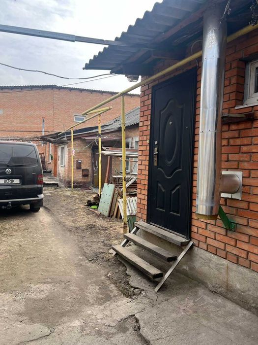 Продам частину будинку в районі Шкільного
