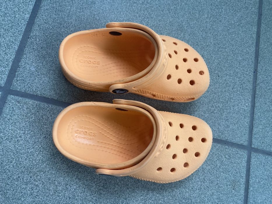 Crocsy dziecięce – wygodne buty na wakacje- C8!