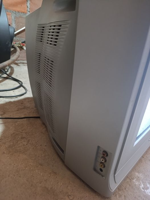 TV Samsung 50cm usada como nova