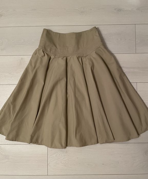 Класна спідниця DKNY