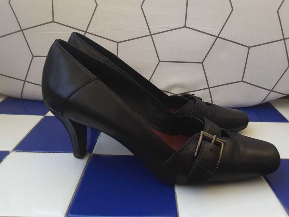 Sapatos em Pele Genuína Aerosoles