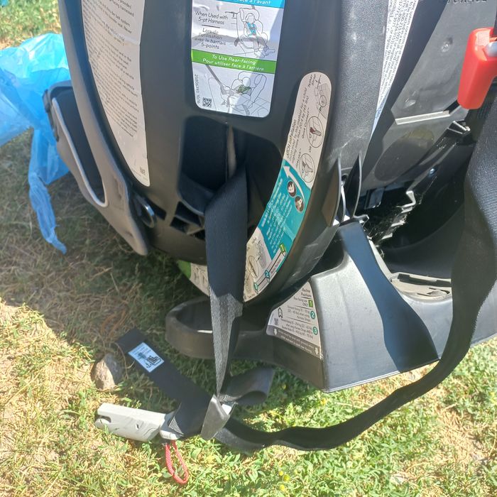 Крісло дитяче автомобільне