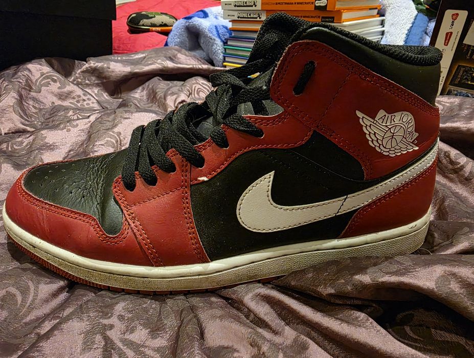 Jordan 1 mid  czerwono czarne