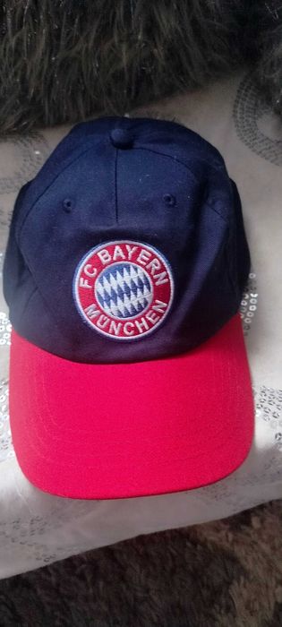 Nowa czapka z daszkiem Bayern Monachium