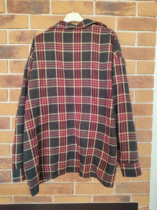 Koszula w kratę viralowa