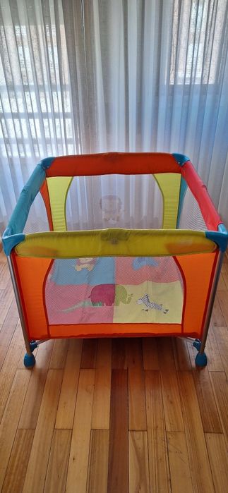 Parque infantil asalvo