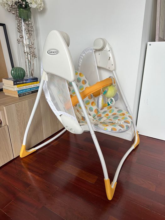 Espreguiçadeira / Baloiço de Bebé Graco com brinquedos