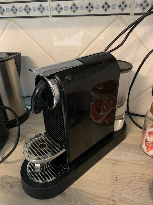 Maquina de cafe nespresso64741014879490121