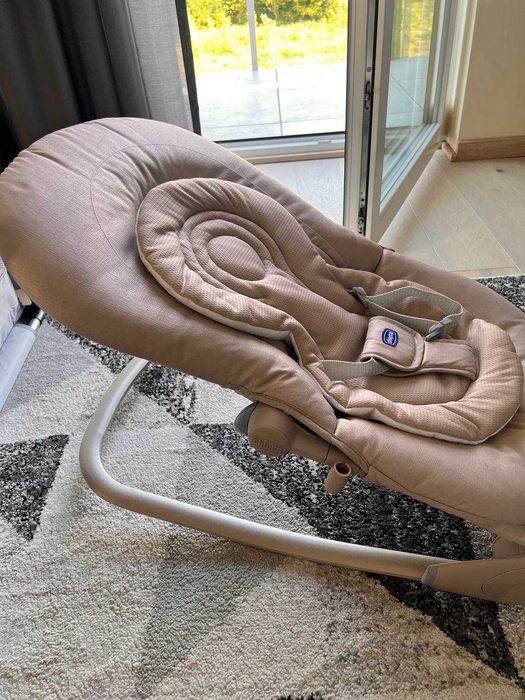 Leżaczek hoolpa beige chicco