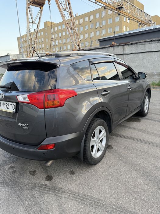 Toyota RAV 4  офіційна