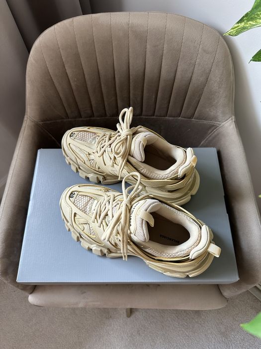 Balenciaga track 3 sneakersy beige nude