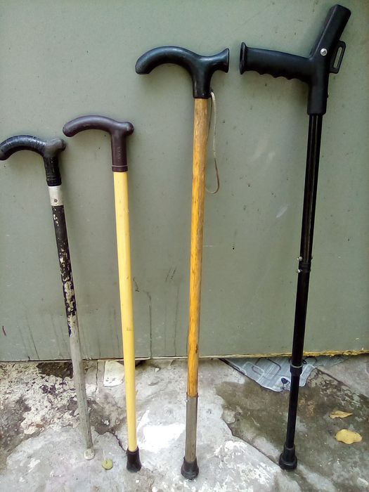 Трость для пожилых людей