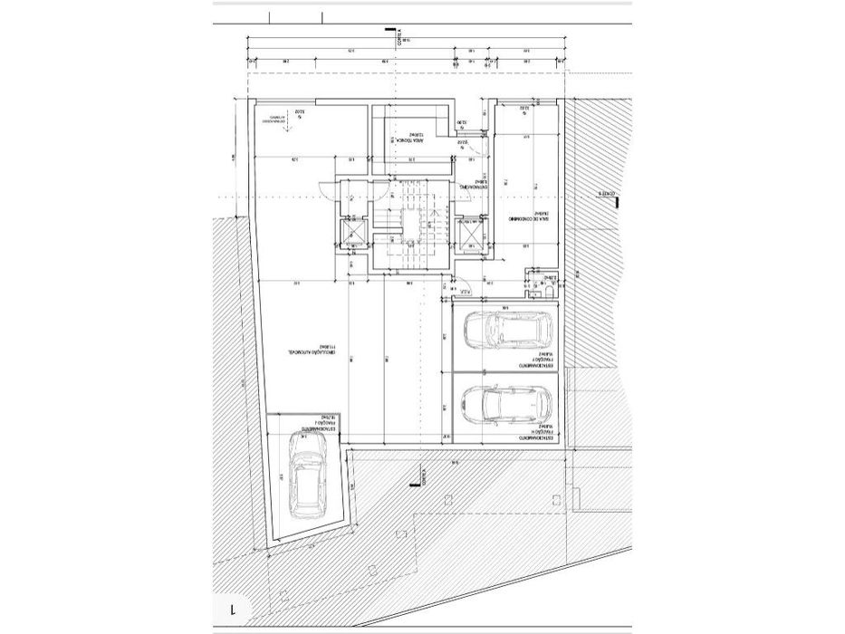 Apartamento T3 em Santa Marta do Pin
hal com parqueamento , em fas...