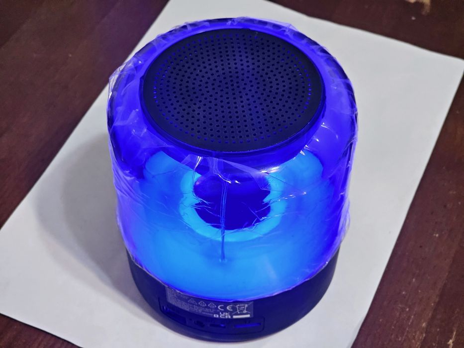 Колонка блютуз з радіо та RGB підсвіткою