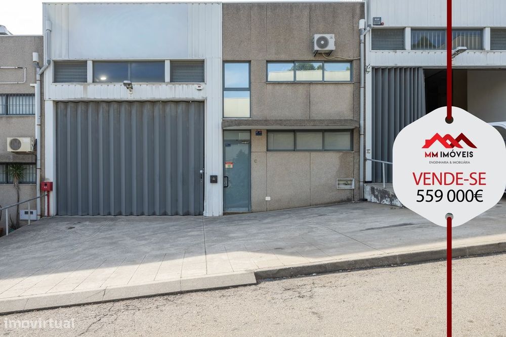 Armazém com 458,8 m² | Dois pisos | Excelente localização | Ermesinde