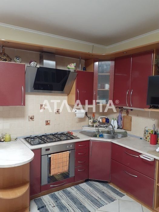 Продам 2 дома на одном участке в центре Ленпосёлка, 10 соток земли