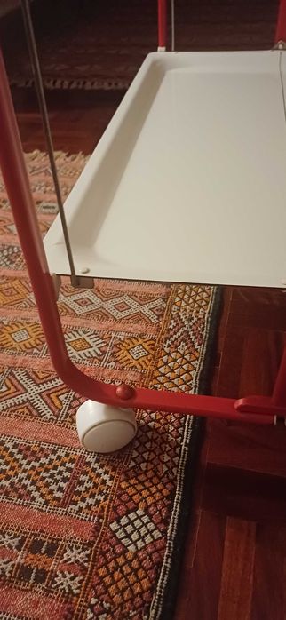Carrinho de servir vintage encarnado e branco