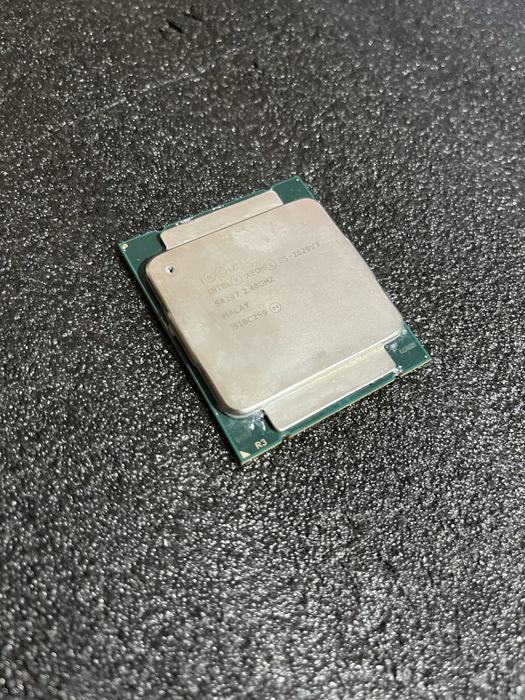 Процессор Intel Xeon 2620 v3