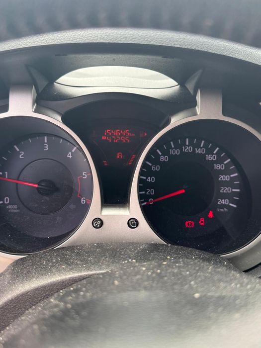 Nissan Juke [1.5 dCi / 1.6] – Outubro 2013 – 155000 km – 7.250 €