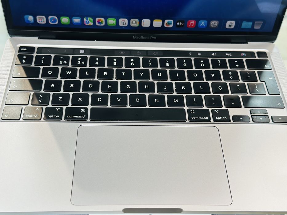 Macbook Pro 2020 16GB/256GB Core i7 Touchbar