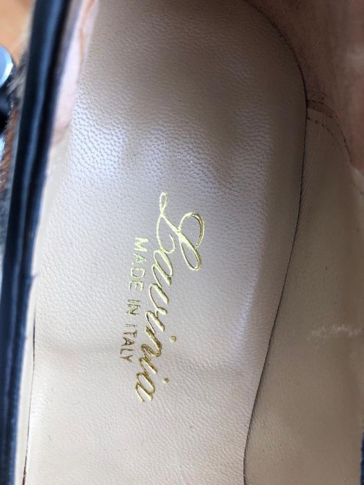 Buty skórzane na obcasie w panterkę 38